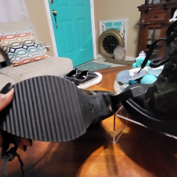 DKNY Camo VERY SEXY ANKLE BOOTIES - Picture 5 of 10